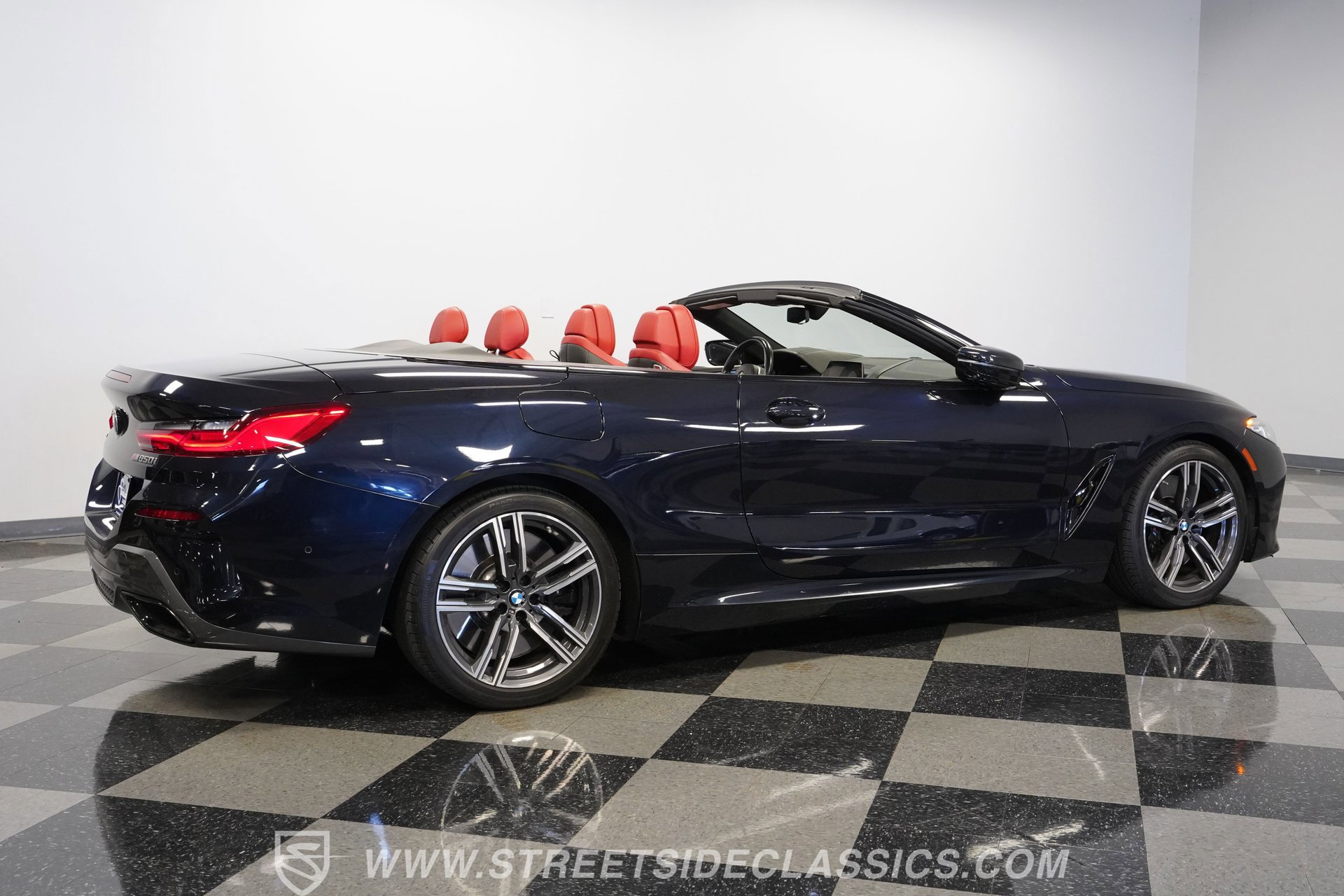 Used 2022 BMW M850i xDrive xDrive Convertible image 13