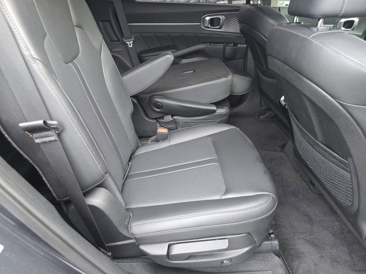 Used 2023 Kia Sorento SX image 21