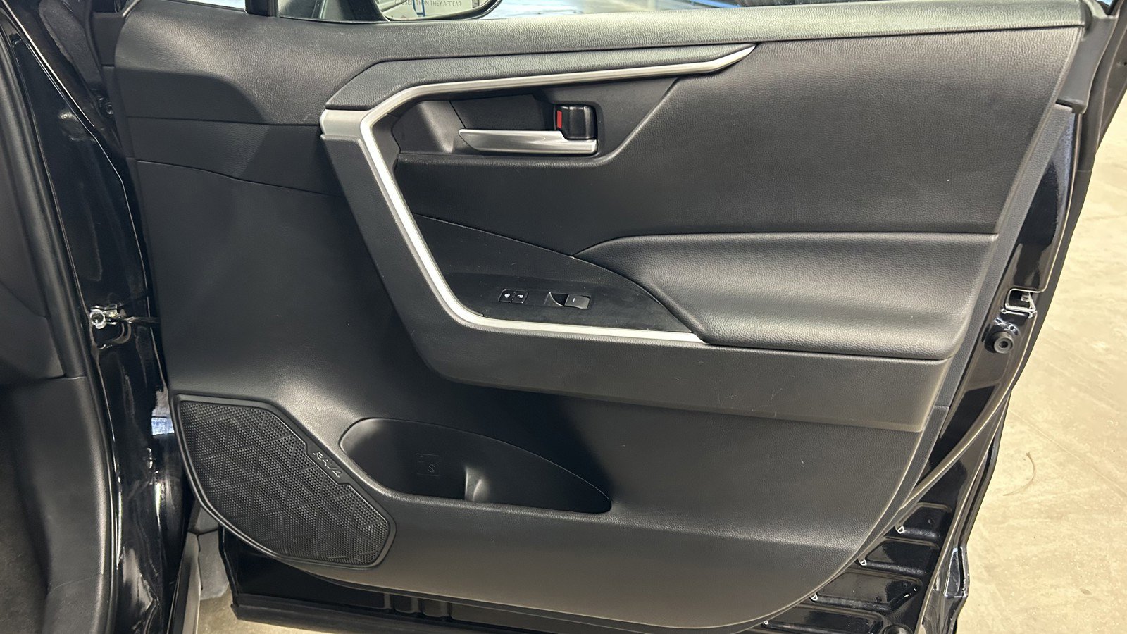 Used 2024 Toyota RAV4 XLE image 18