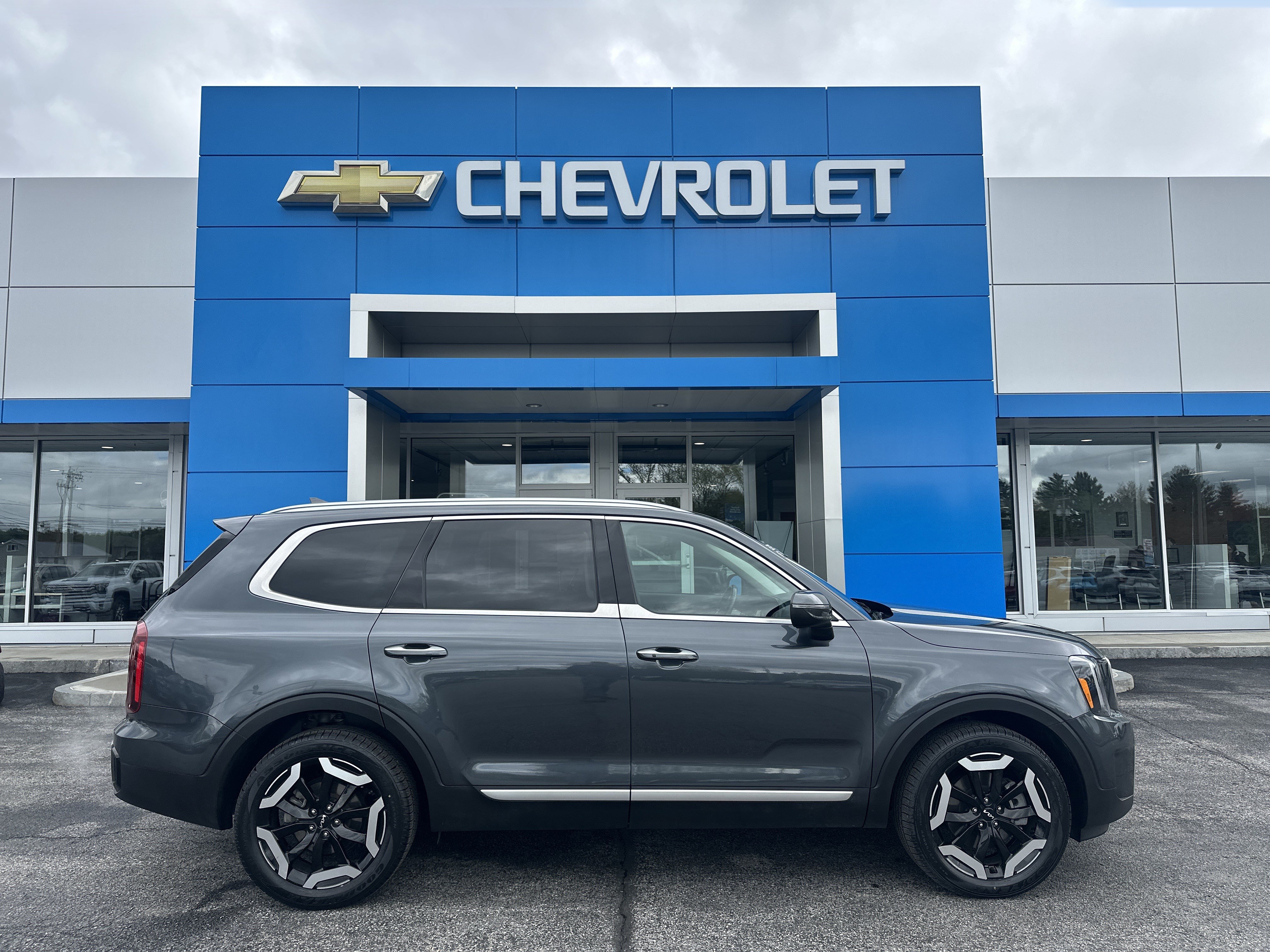 Used 2023 Kia Telluride S