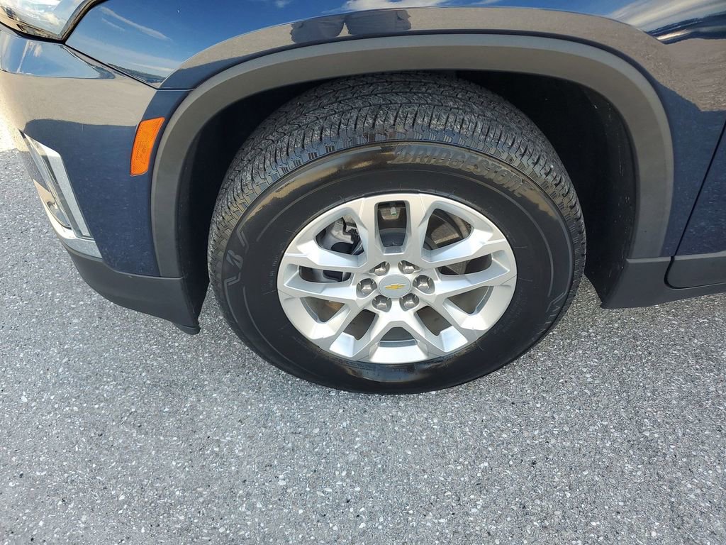 Used 2023 Chevrolet Traverse LS image 17