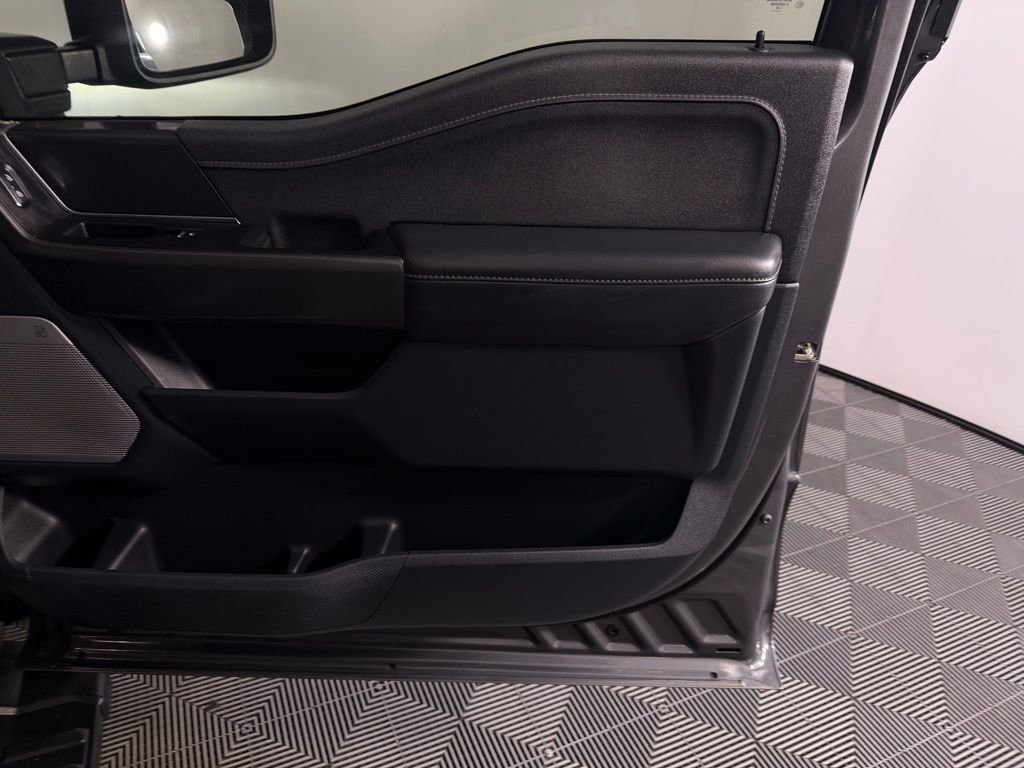 Used 2025 Ford F150 Lariat image 32