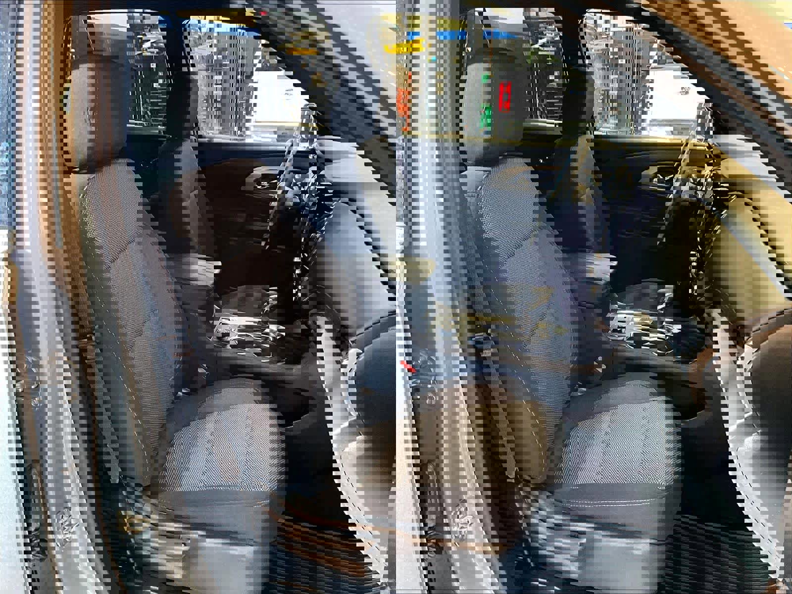 Used 2023 Chevrolet Traverse LT image 11