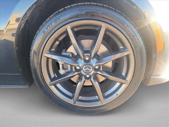 Used 2017 MAZDA MX-5 Miata Club image 16