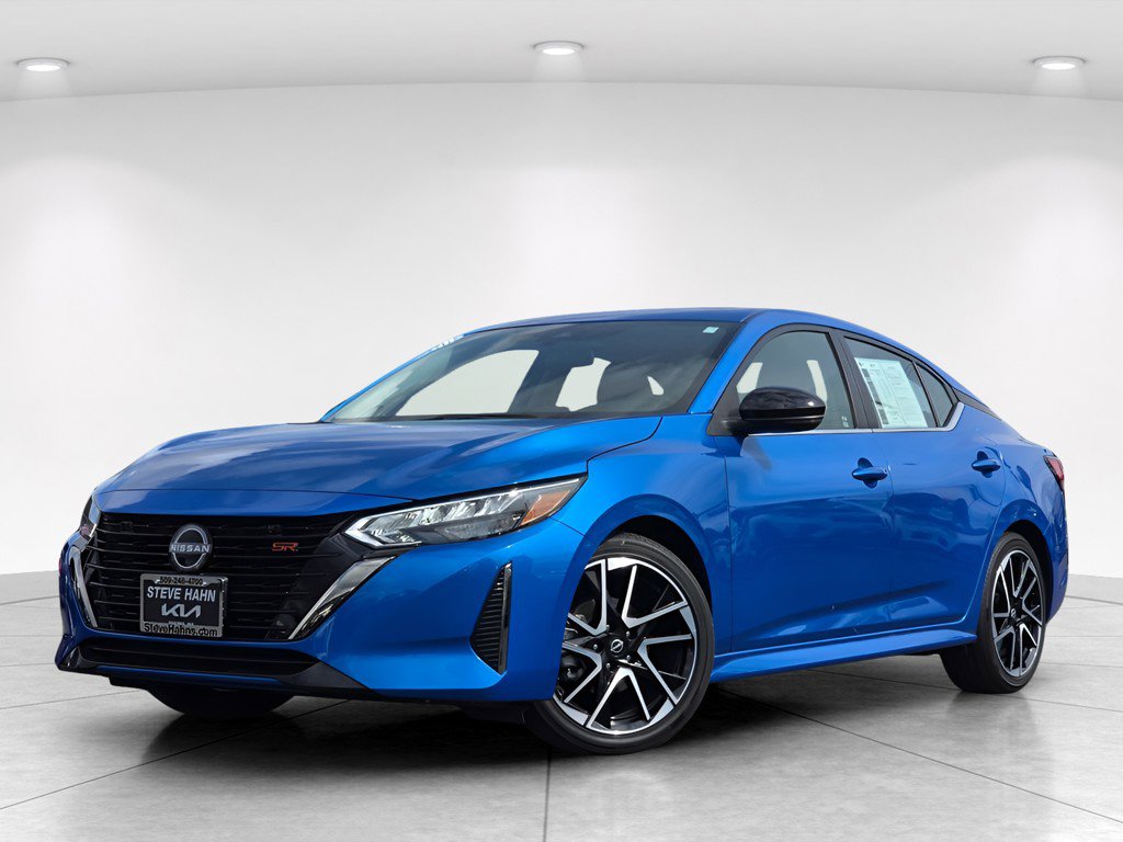 Used 2024 Nissan Sentra SR w/ SR Premium Package FWD image 2