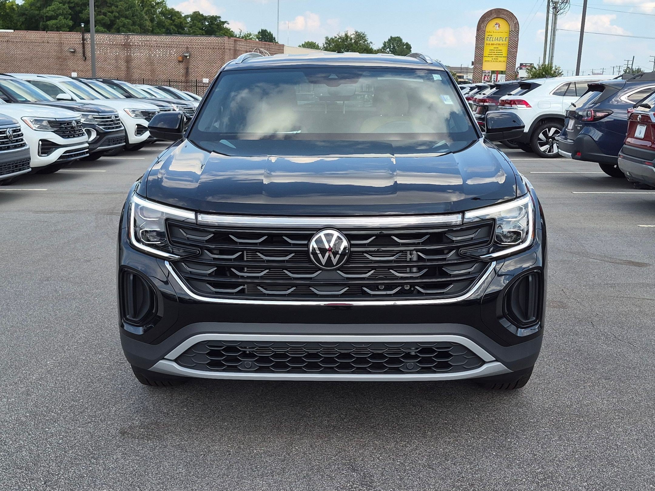 New 2026 Volkswagen Atlas Cross Sport SE FWD image 8