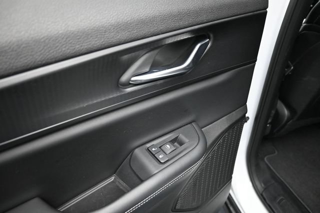 Used 2025 Jeep Grand Cherokee Altitude AWD/4WD image 30