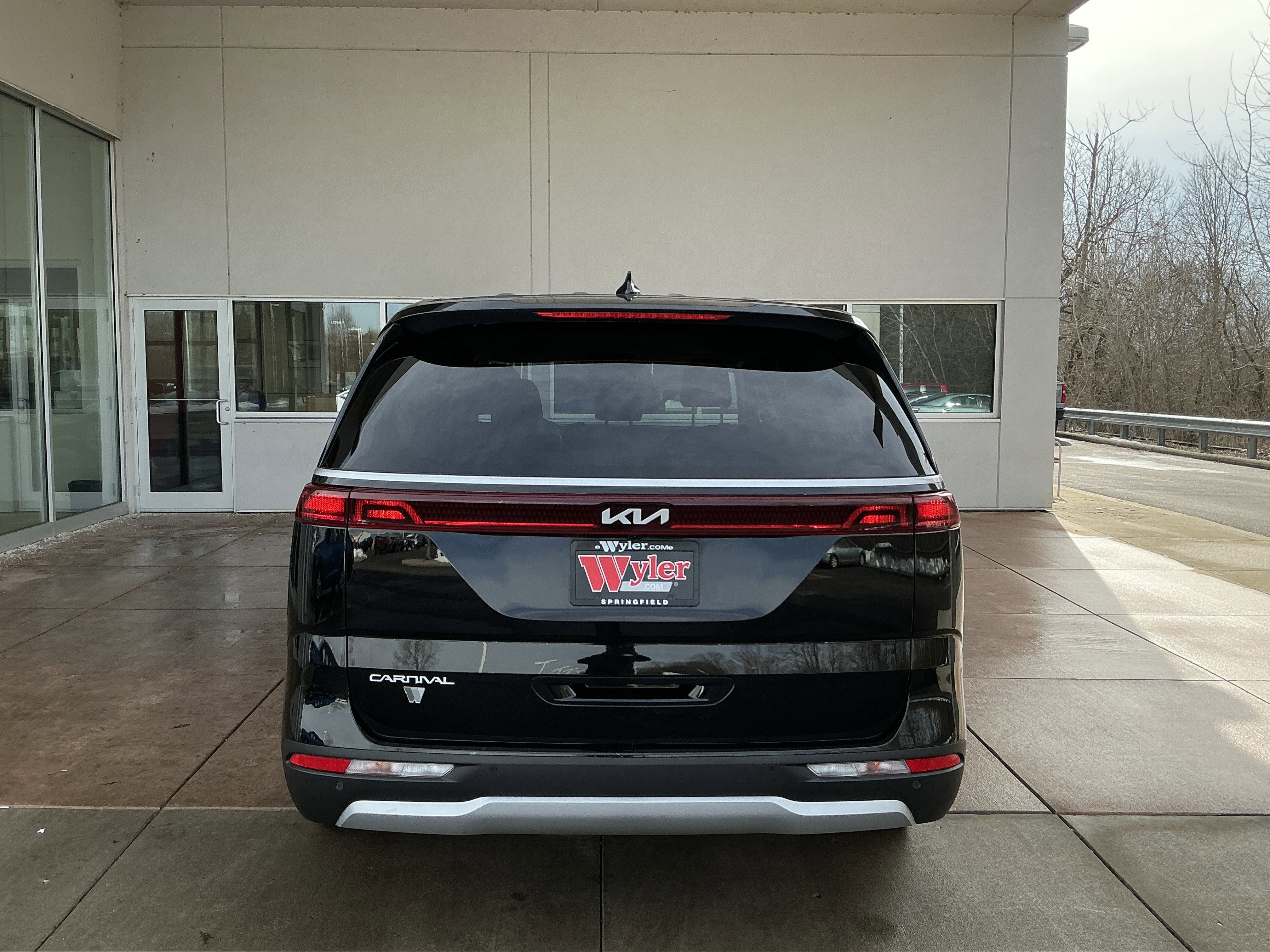 Used 2024 Kia Carnival LX image 21