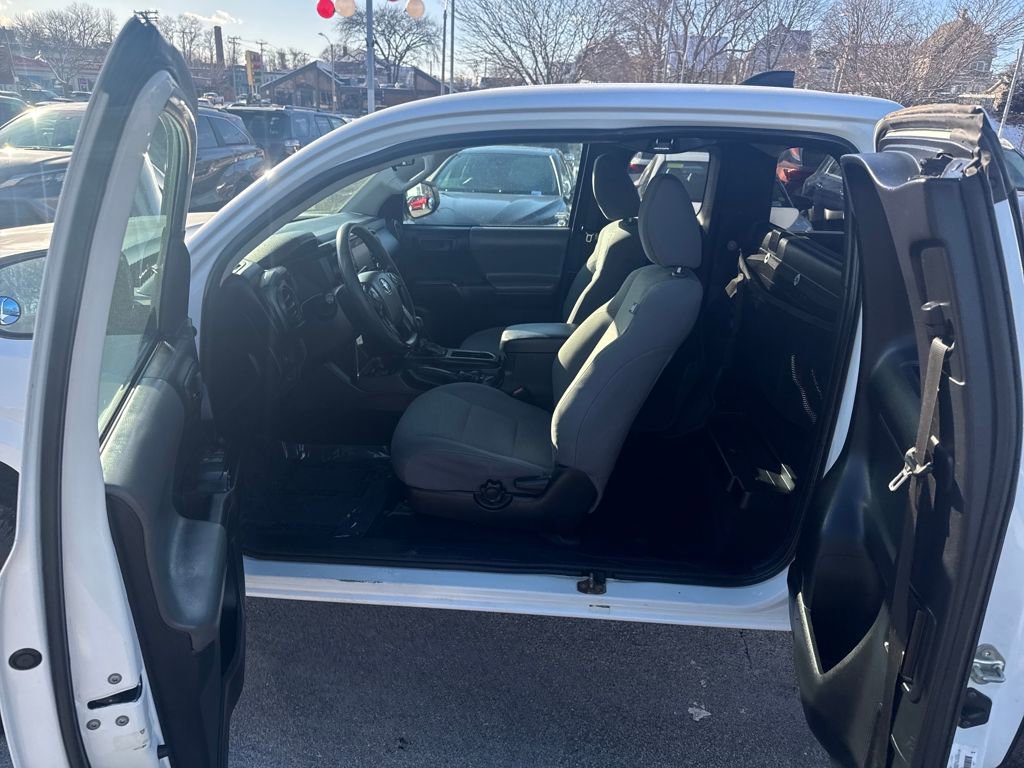 Used 2020 Toyota Tacoma SR image 33