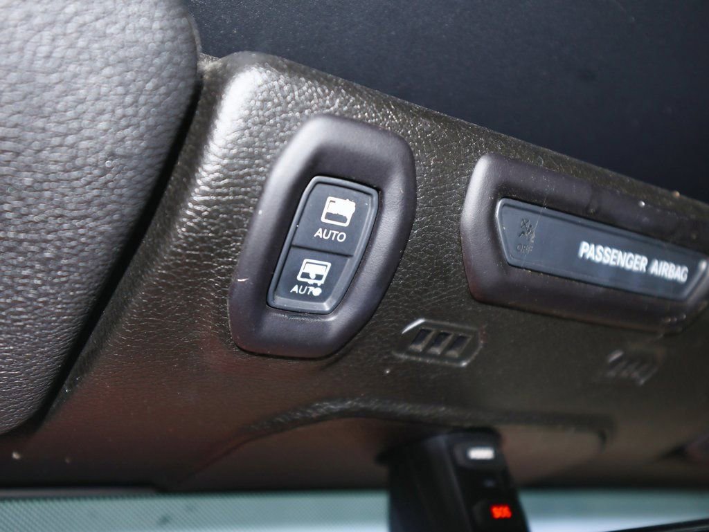 Used 2018 Jeep Wrangler Unlimited Sahara image 8