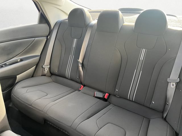 Certified 2026 Hyundai Elantra Hybrid FWD image 15
