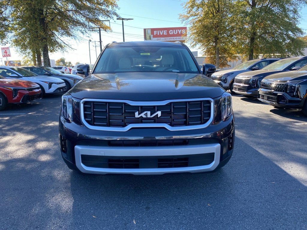 New 2025 Kia Telluride S image 2