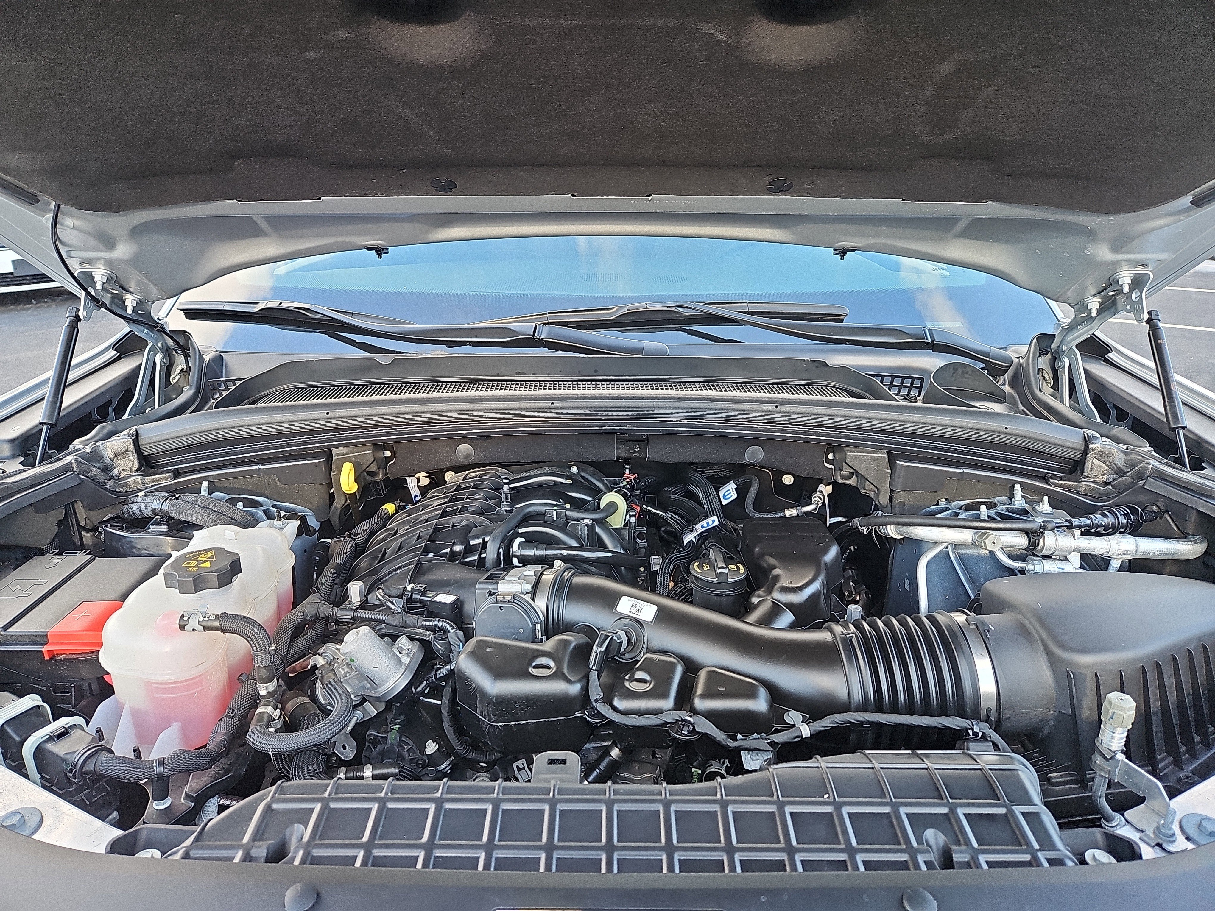 Used 2024 Jeep Grand Cherokee L Laredo w/ Trailer Tow Package image 32