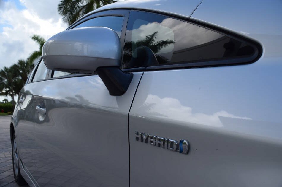 Used 2010 Toyota Prius Two FWD image 31