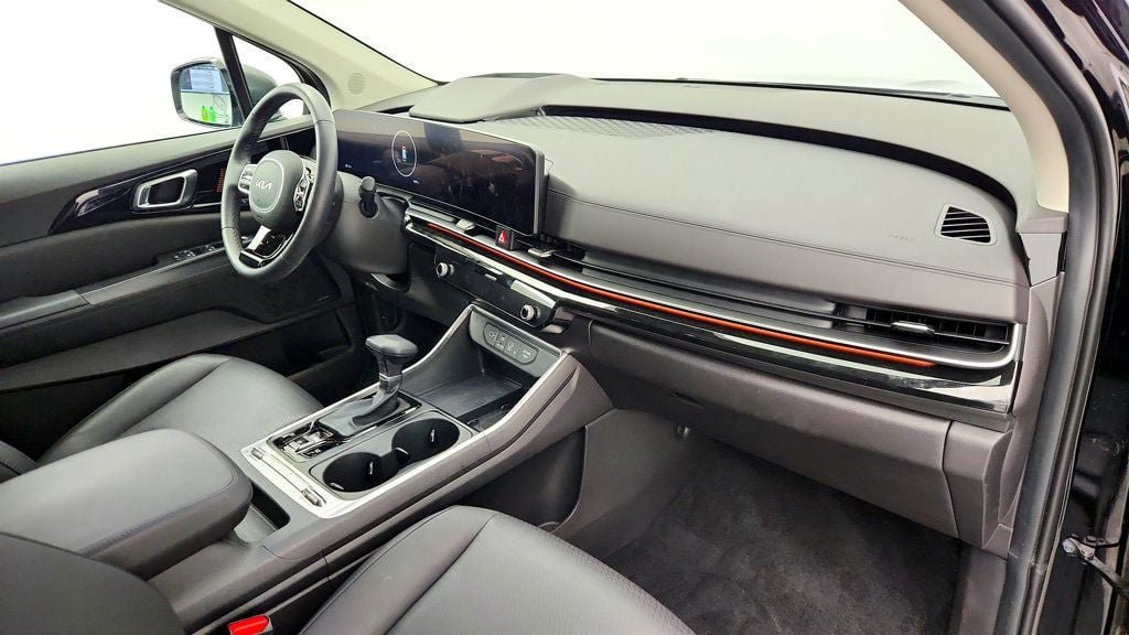 Used 2025 Kia Carnival SX Prestige FWD image 27