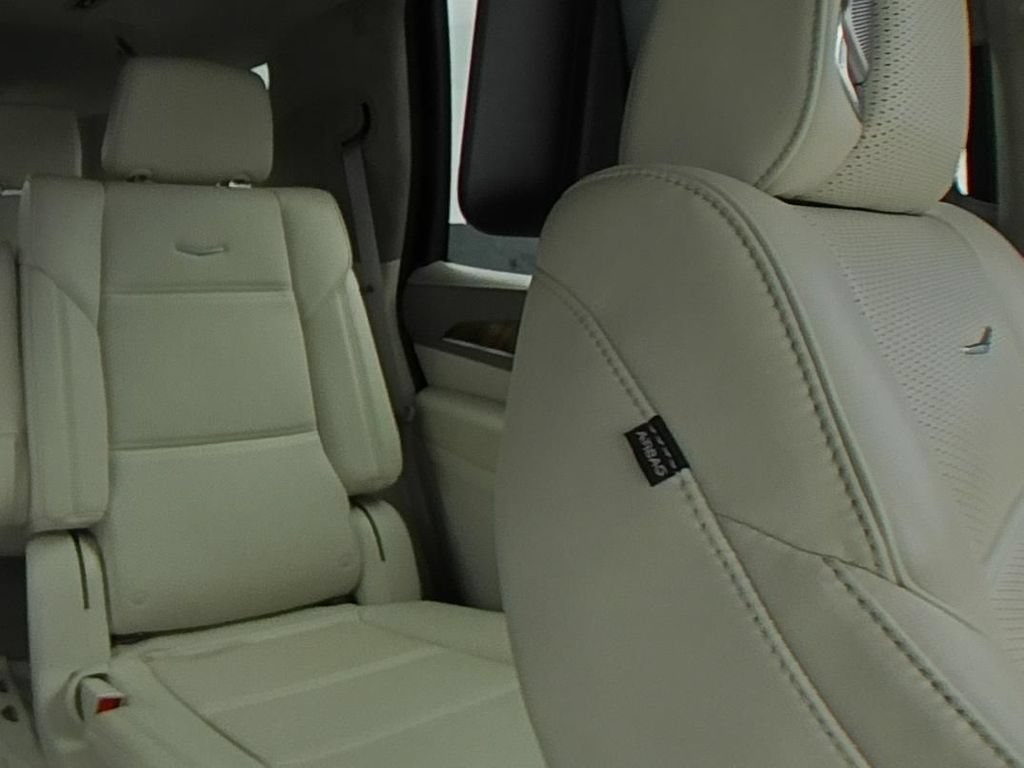 Used 2023 Cadillac Escalade Sport Platinum w/ LPO, ONYX Package AWD/4WD image 14