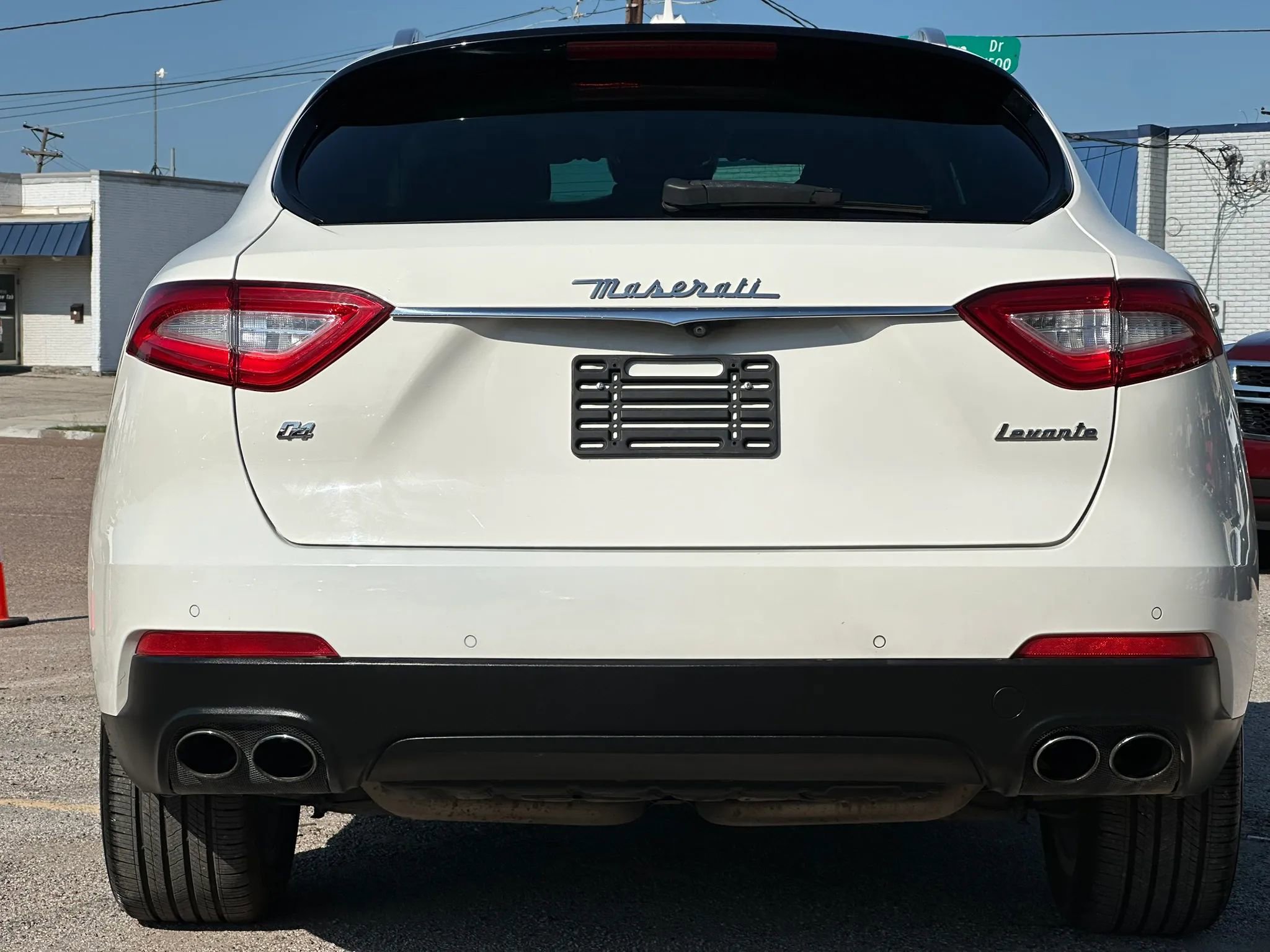Used 2017 Maserati Levante AWD/4WD image 6