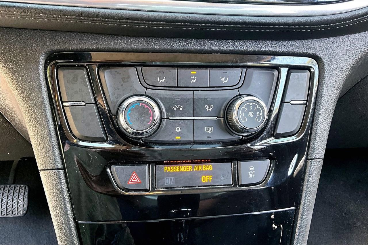Used 2020 Buick Encore Preferred FWD image 24