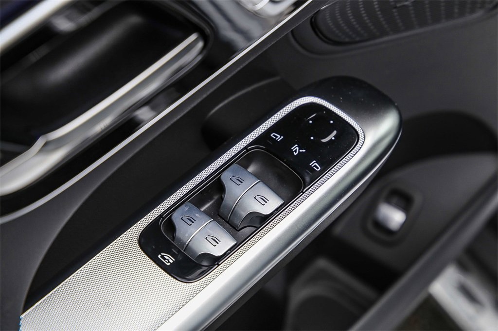 Used 2024 Mercedes-Benz GLC 43 AMG 4MATIC image 28