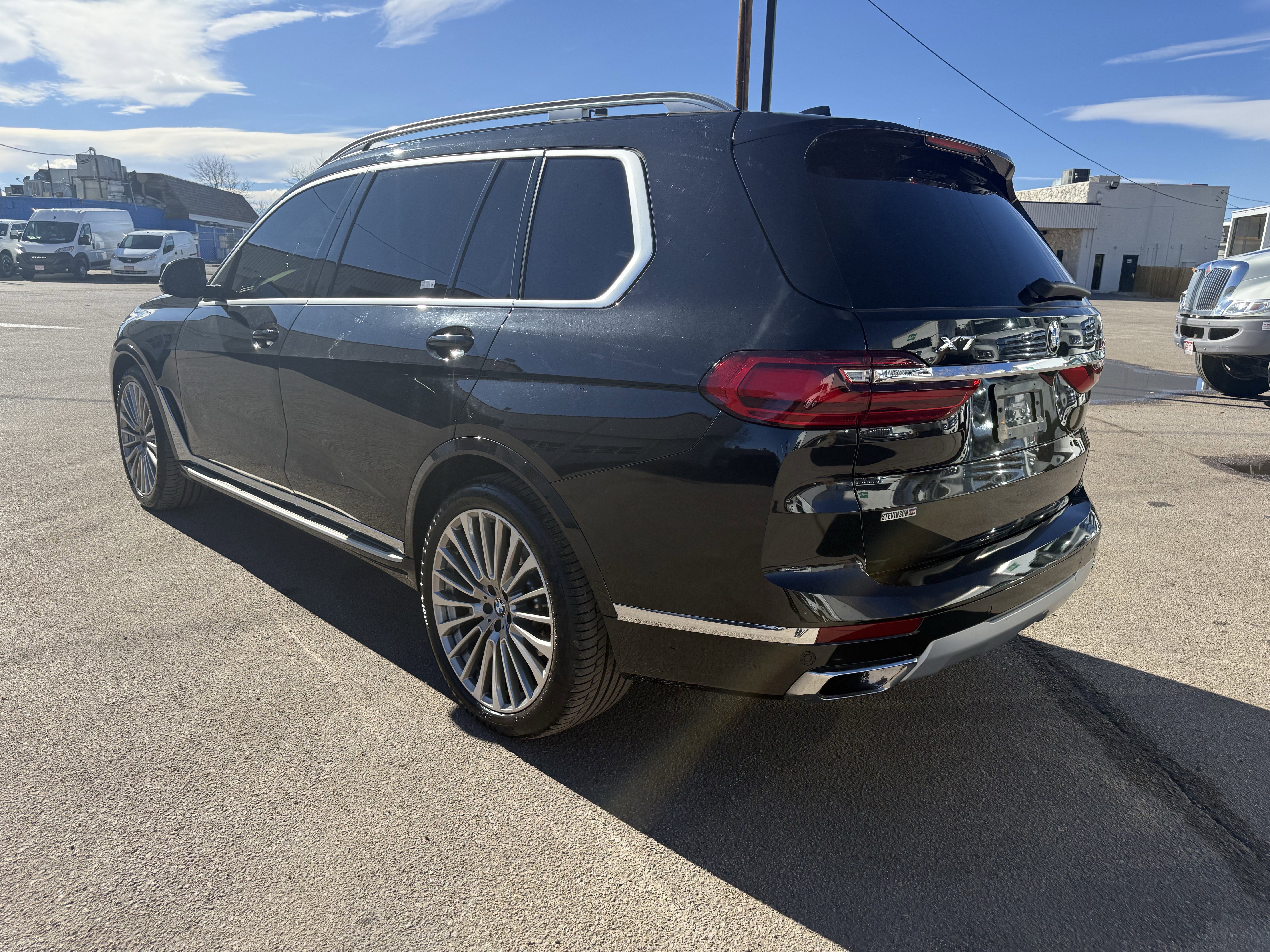 Used 2022 BMW X7 xDrive40i w/ Premium Package image 3