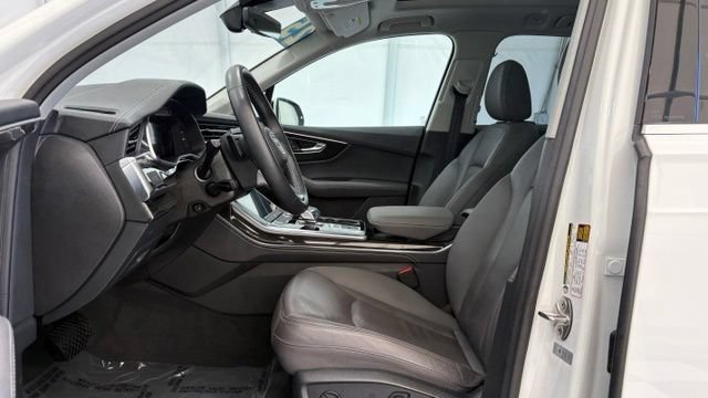 Used 2025 Audi Q7 3.0T Premium Plus AWD/4WD image 13