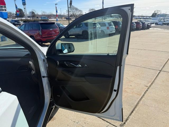 Used 2023 Chevrolet Traverse RS w/ LPO, Floor Liner Package image 15