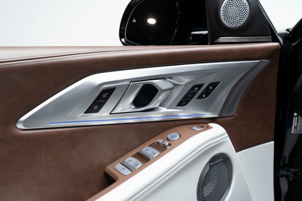 Used 2023 BMW XM image 12