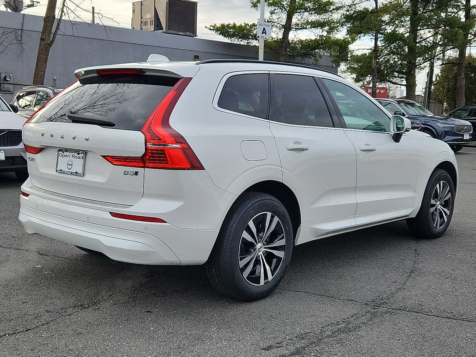 Certified 2023 Volvo XC60 B5 Core w/ Climate Package image 6
