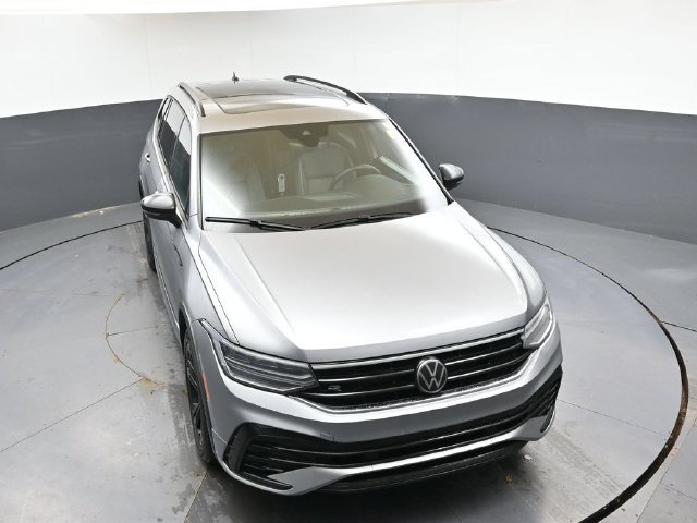 Used 2024 Volkswagen Tiguan SE R-Line AWD/4WD image 44