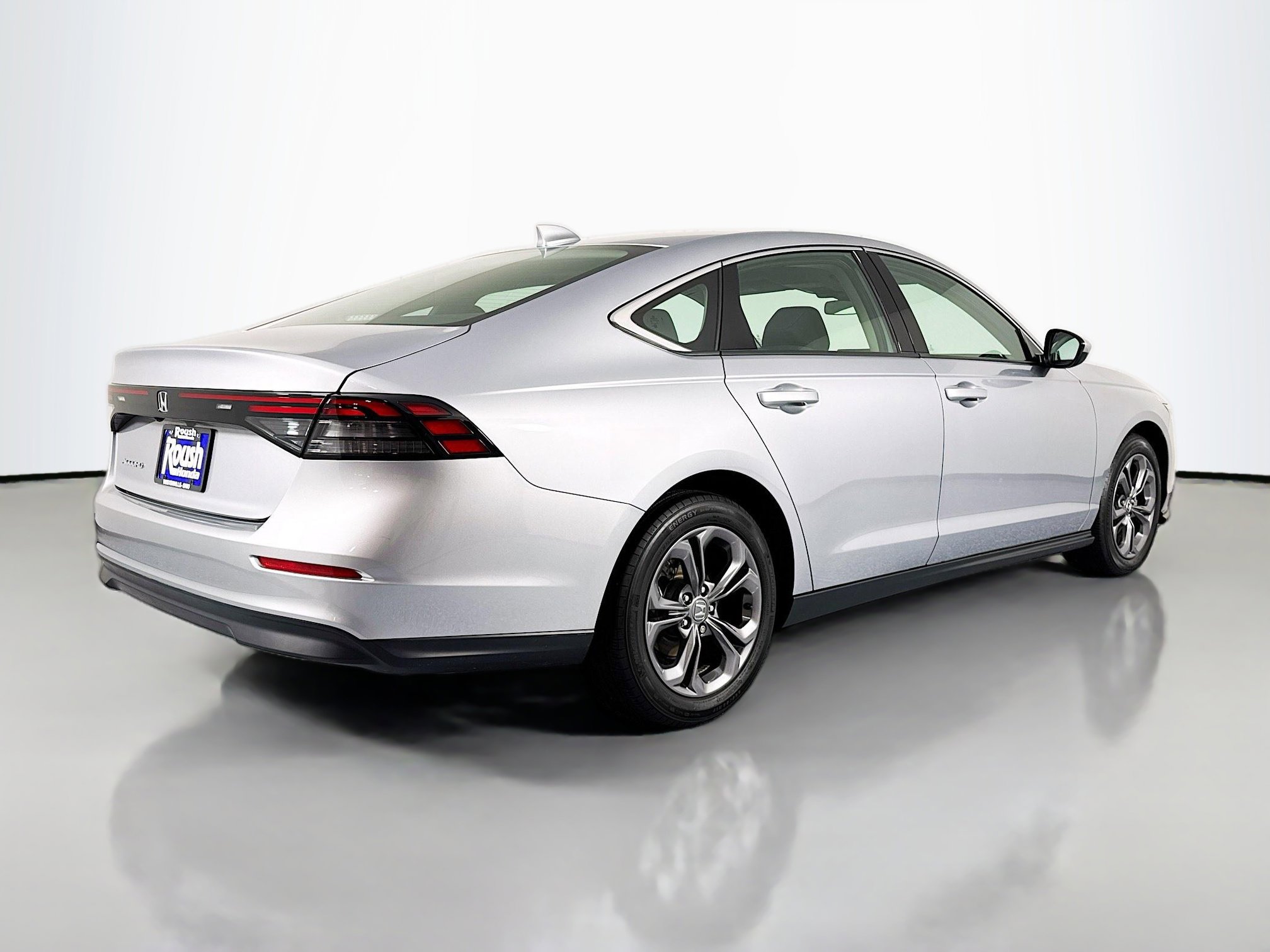 Certified 2023 Honda Accord EX image 5