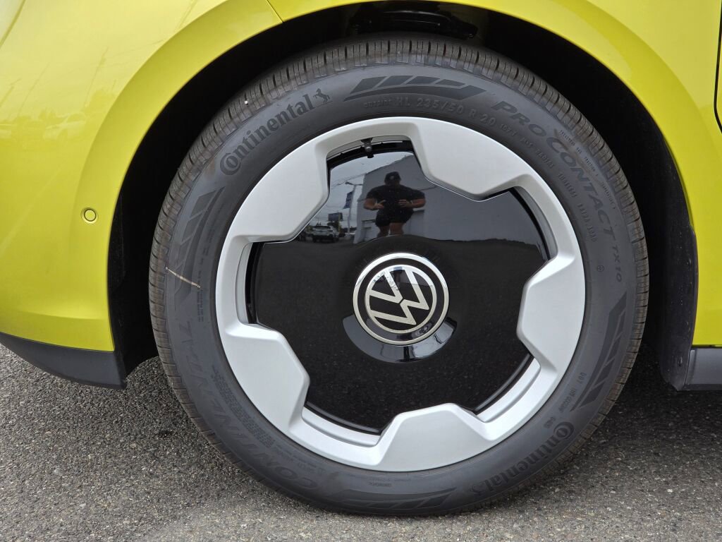 New 2025 Volkswagen ID. Buzz Pro S Plus image 11