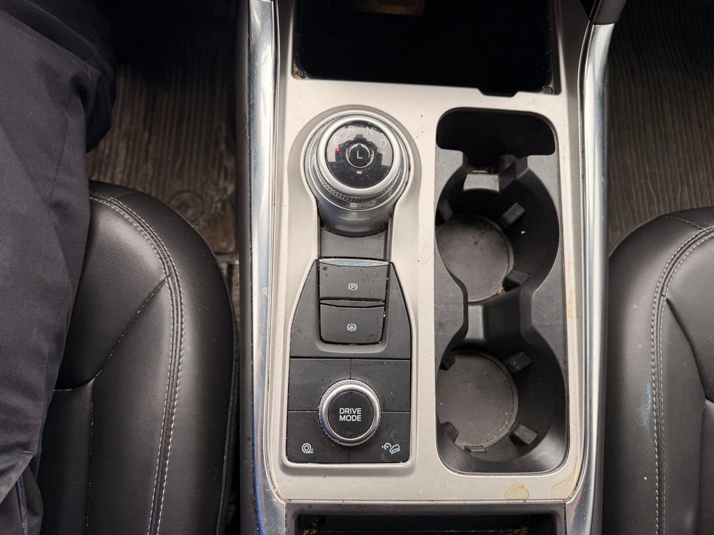 Used 2022 Ford Explorer XLT w/ Equipment Group 202A AWD/4WD image 21