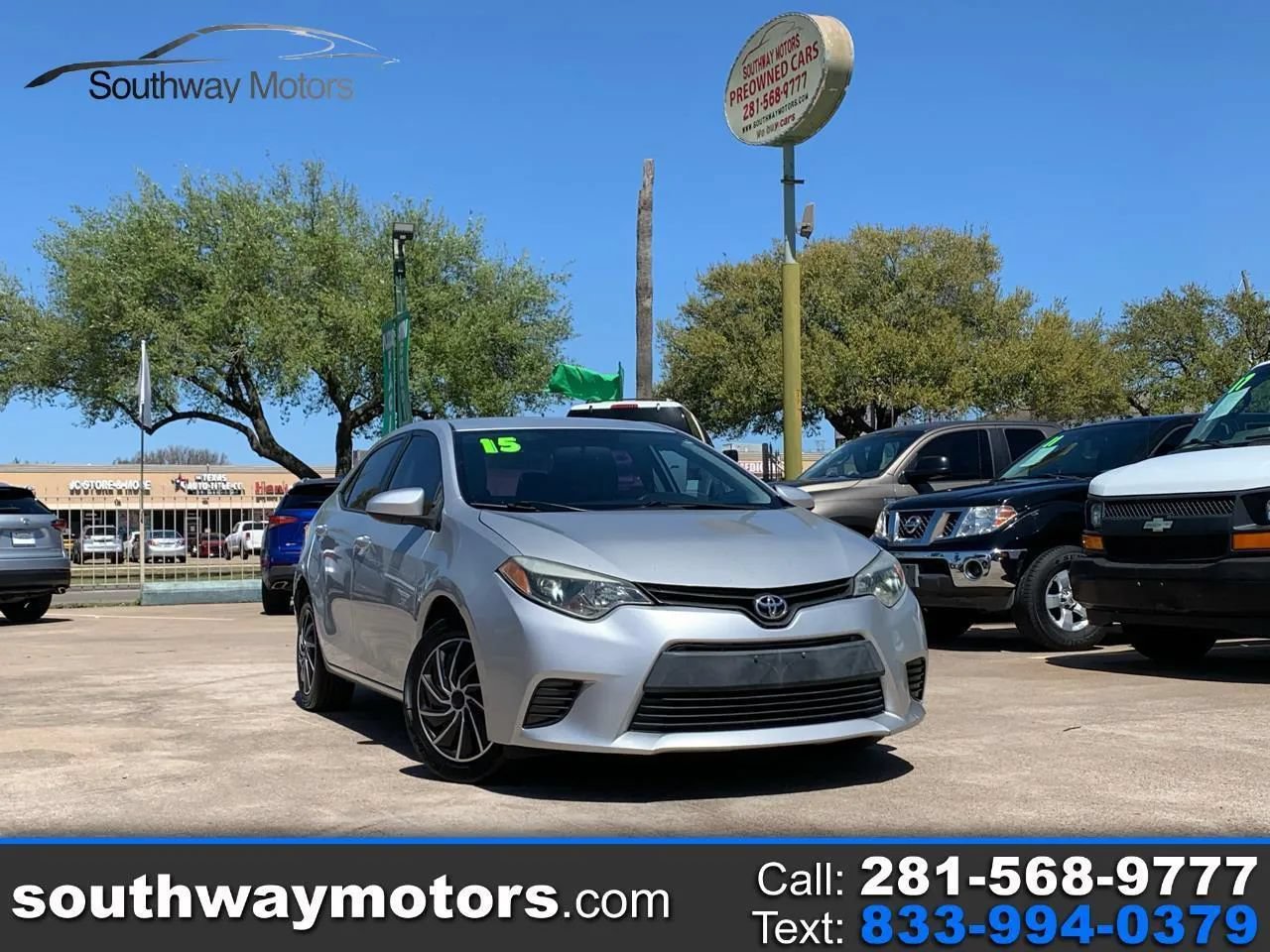Used 2015 Toyota Corolla LE FWD image 1