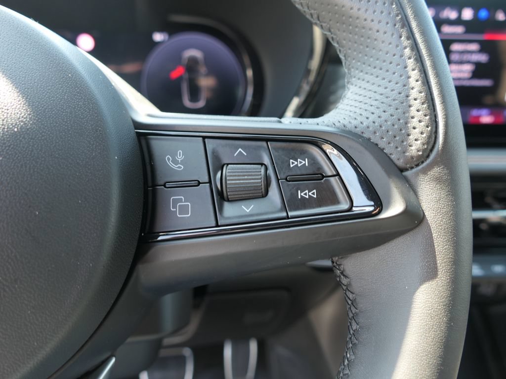 Used 2025 Alfa Romeo Tonale AWD/4WD image 14