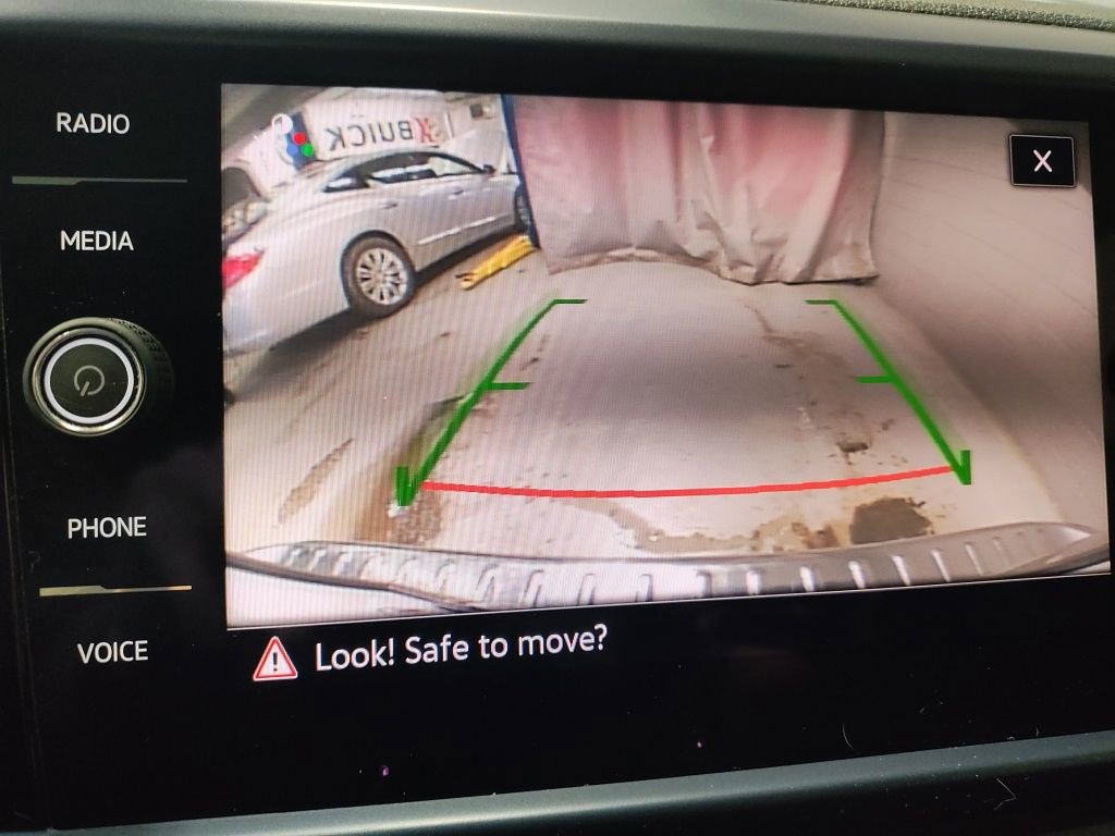 Used 2022 Volkswagen Taos SE image 31