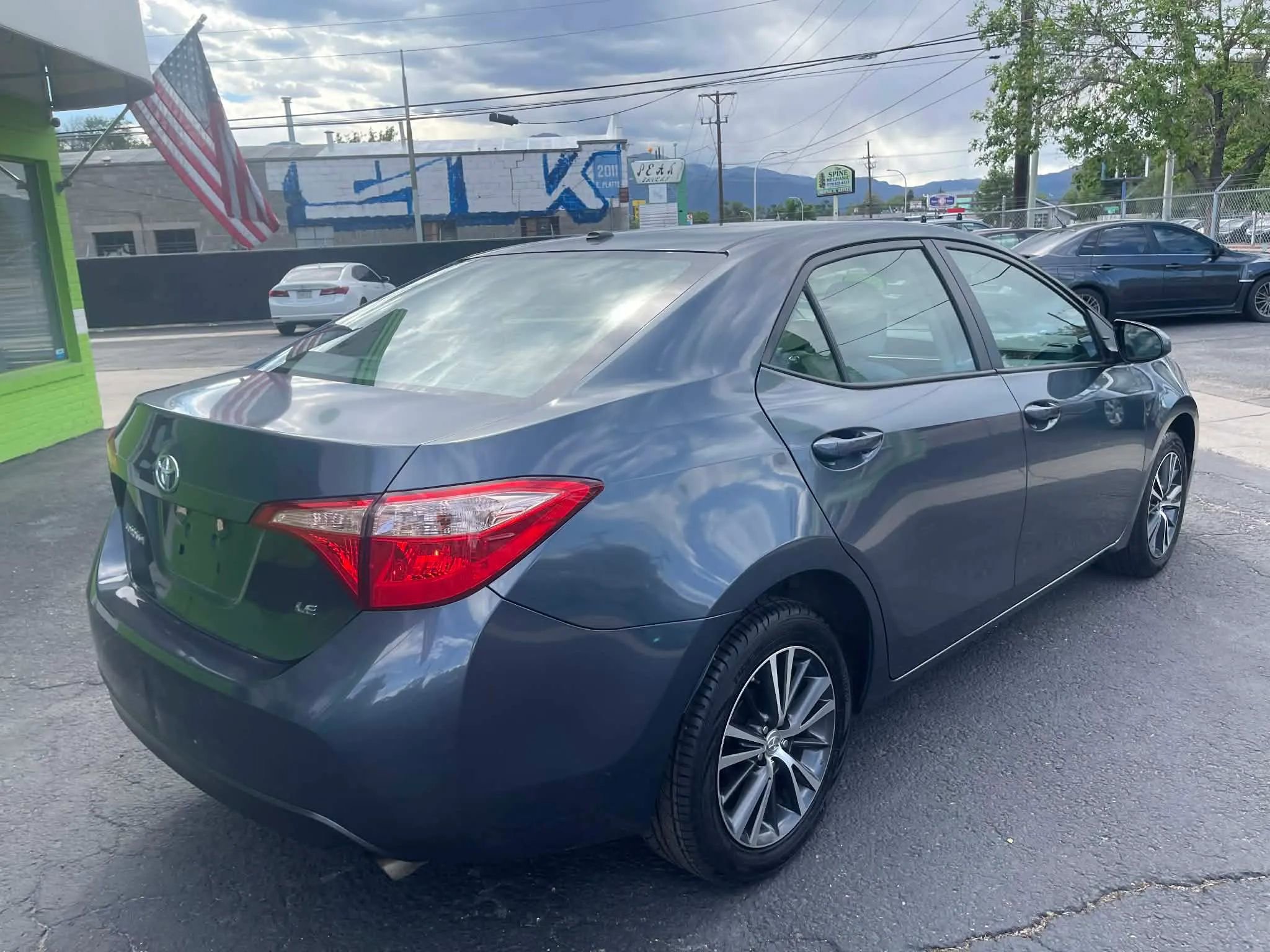 Used 2017 Toyota Corolla SE FWD image 8