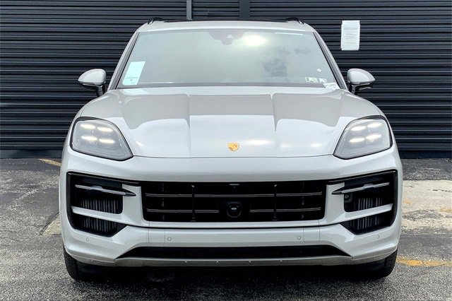 New 2025 Porsche Cayenne GTS image 13