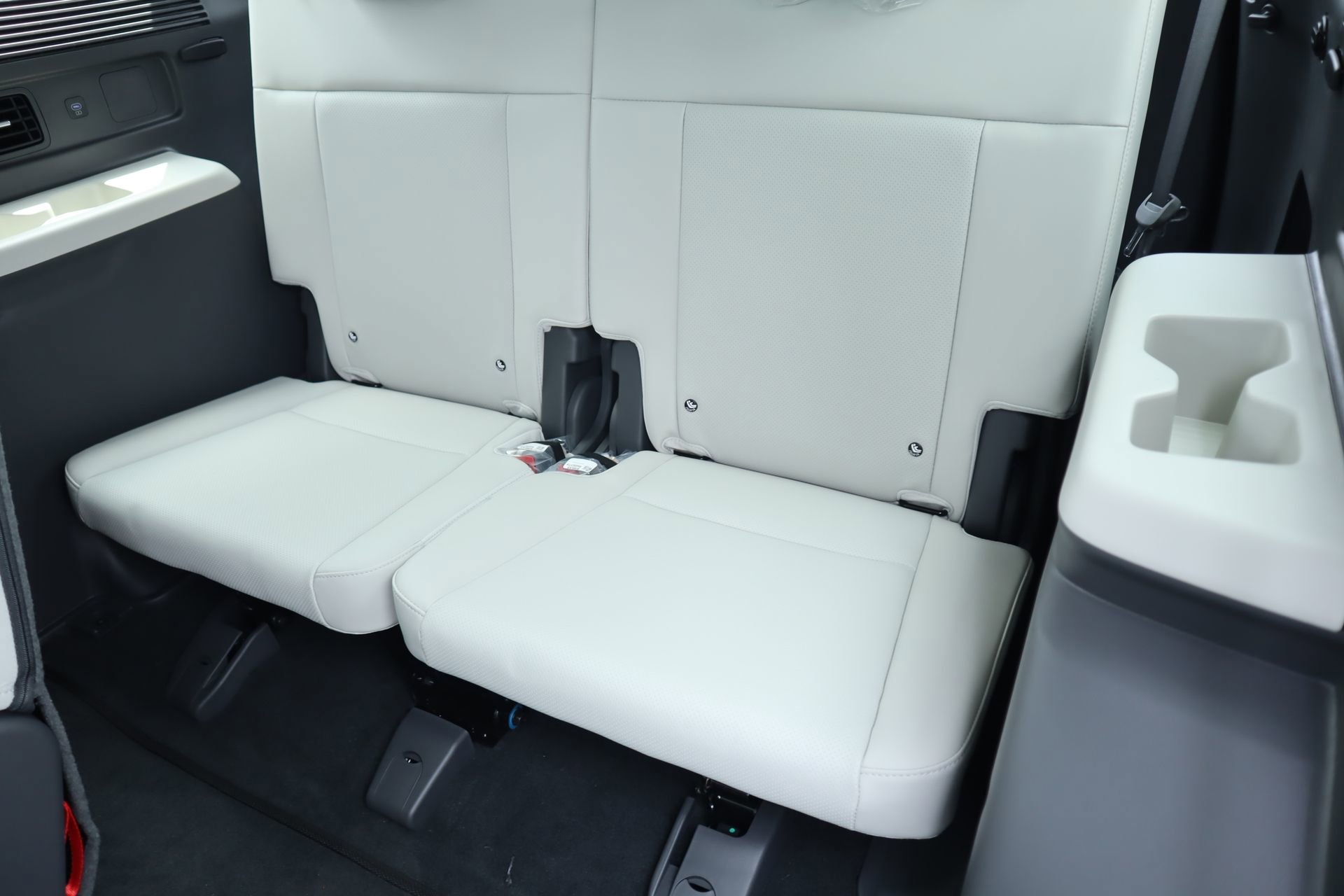 New 2026 Hyundai Santa Fe SEL FWD image 12