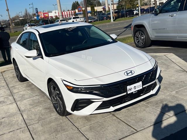 Certified 2025 Hyundai Elantra SEL image 7