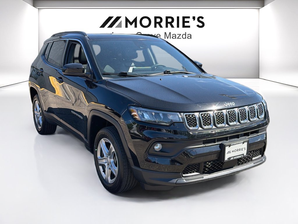 Used 2023 Jeep Compass Latitude w/ Sun and Sound Group AWD/4WD image 3