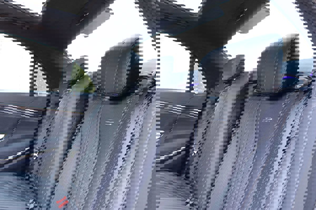 Used 2015 Mercedes-Benz S 63 AMG 4MATIC Sedan w/ Driver Assistance Package image 57