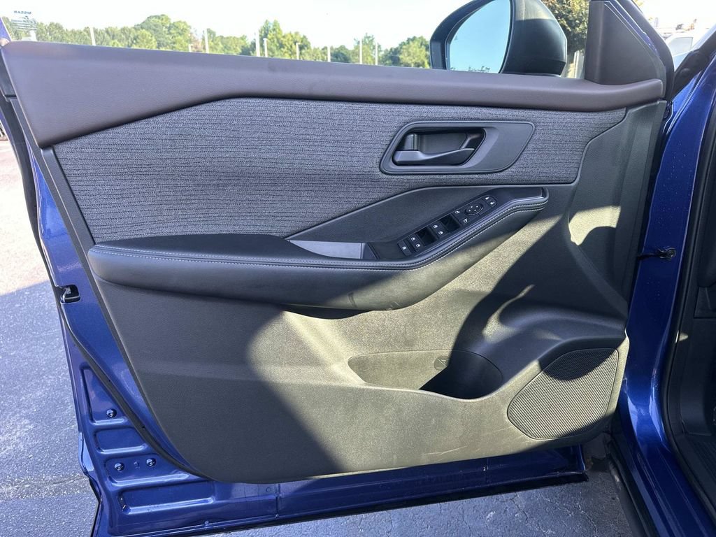 Used 2021 Nissan Rogue S FWD image 16