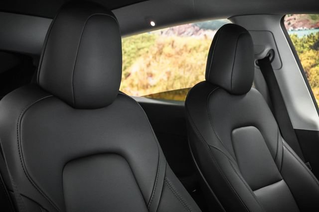 Used 2023 Tesla Model Y Long Range AWD/4WD image 23