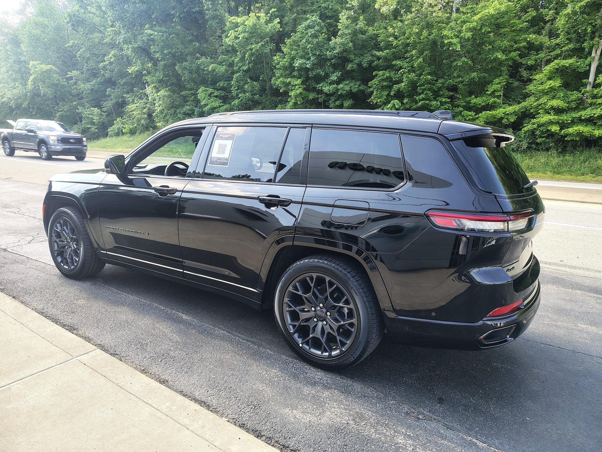 Certified 2025 Jeep Grand Cherokee L Summit AWD/4WD image 7