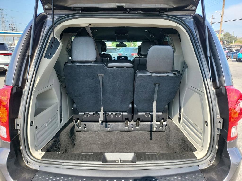 Used 2019 Dodge Grand Caravan SXT image 15