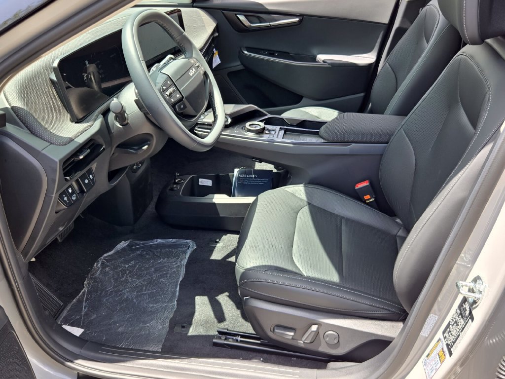 New 2026 Kia EV6 Wind RWD image 5