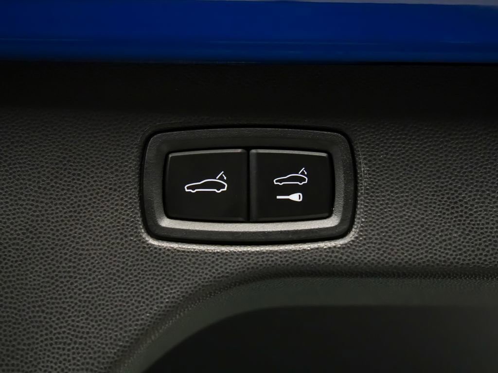 New 2026 Porsche Macan 4 Electric image 25