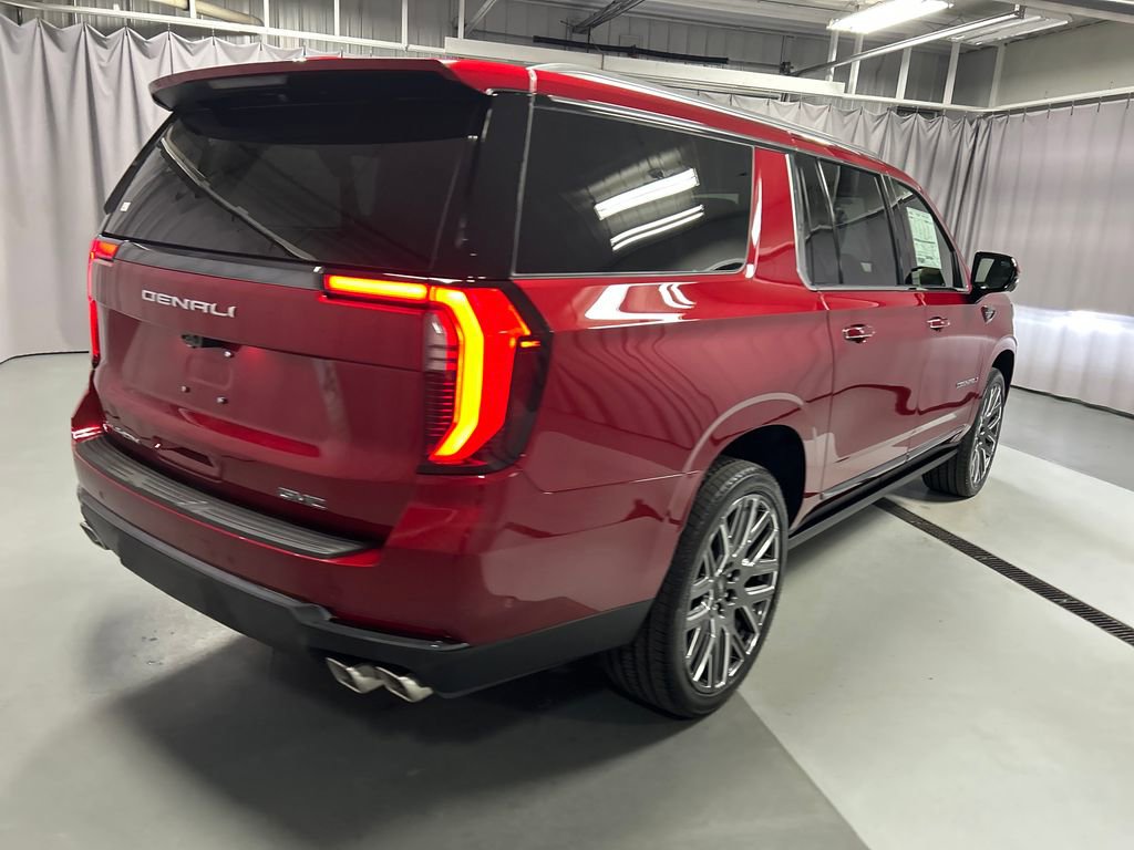 New 2026 GMC Yukon XL Denali Ultimate w/ LPO, Floor Liner Package AWD/4WD image 7