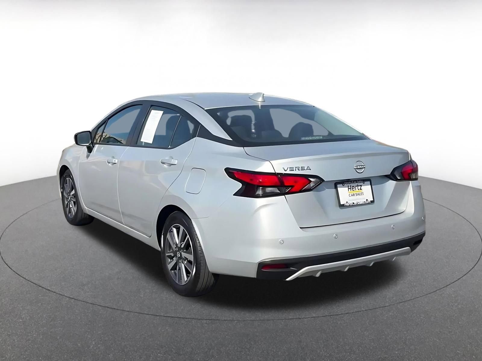 Used 2025 Nissan Versa SV image 11