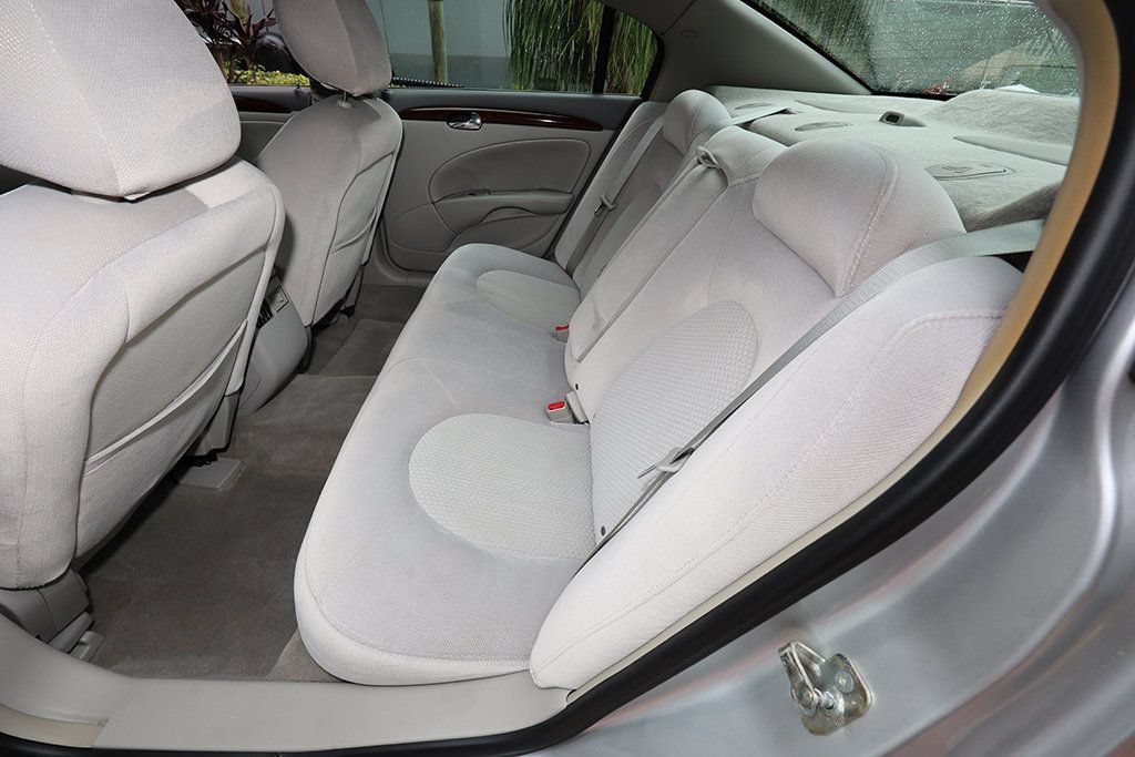 Used 2009 Buick Lucerne CX FWD image 28